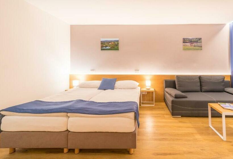 Номер Deluxe, Kaskáda