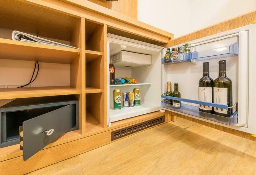 Номер Deluxe, Kaskáda