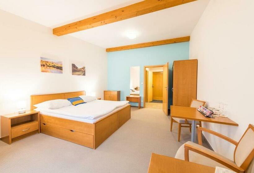 Номер Стандарт, Kaskáda