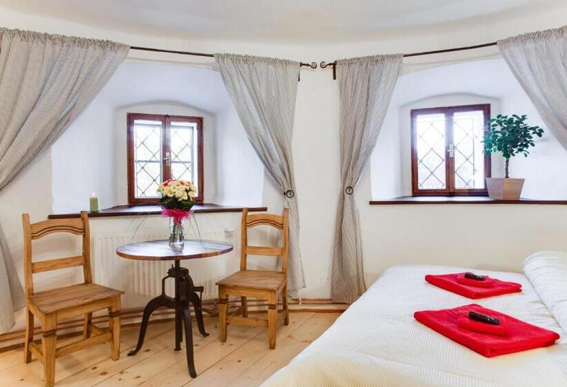 سوئیت 2 خوابه, Krumlov Tower