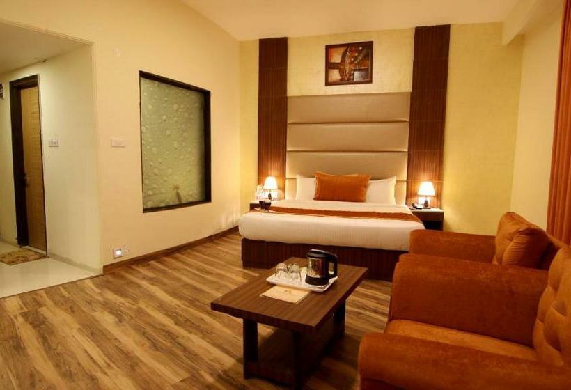 غرفة قياسية سرير كينج, Kufri Pacific Resort