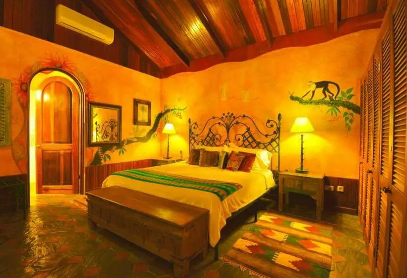 سوییت جونیور, La Mansion Inn Arenal