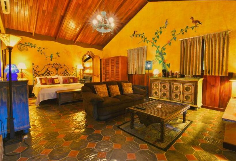 جناح جونيور, La Mansion Inn Arenal