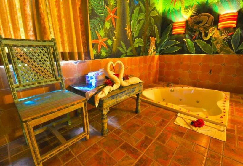 جناح جونيور, La Mansion Inn Arenal