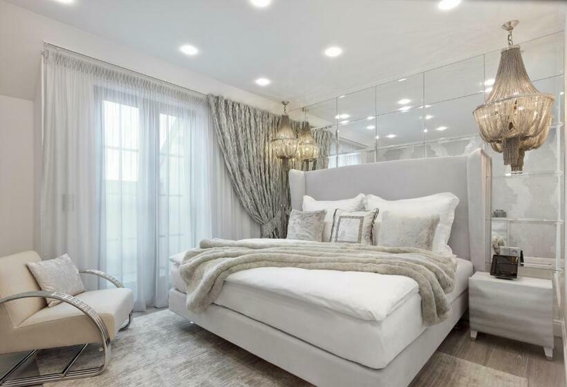 Standard Szoba King Size Bed, Paloma Průhonice