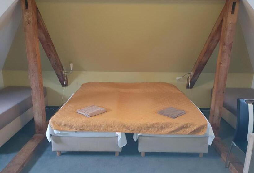 Четырехместный Номер Стандарт, Pension U Tří Sedláků