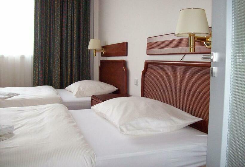 スタンダード4人部屋, S Centrum Děčín