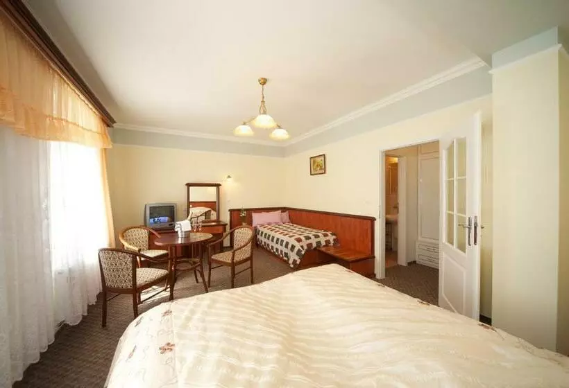 اتاق استاندارد سه تخته با چشمانداز, Spa & Wellness Hotel Harmonie