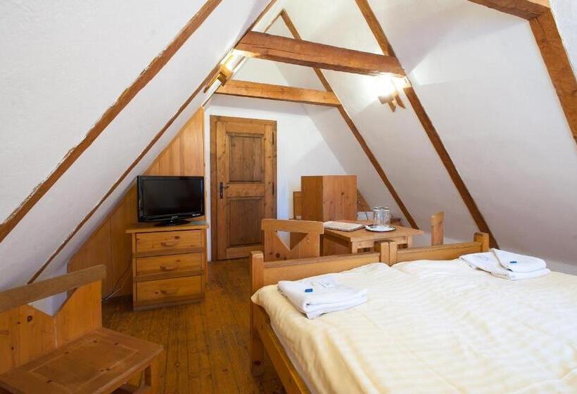 标准三人间, U Maleho Vitka