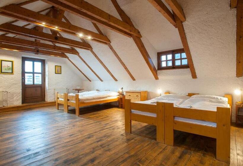 四人标准间, U Maleho Vitka