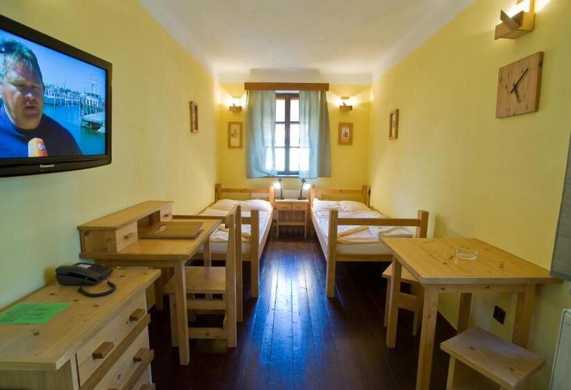 家庭间, U Maleho Vitka