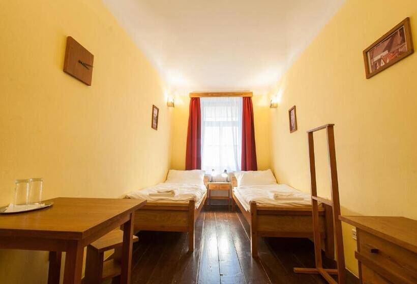 家庭间, U Maleho Vitka