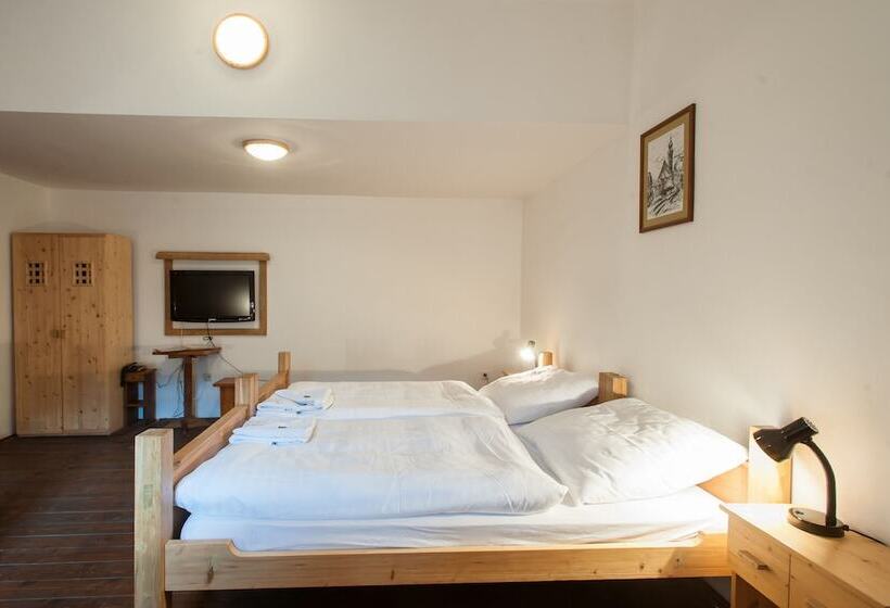 标准三人间, U Maleho Vitka