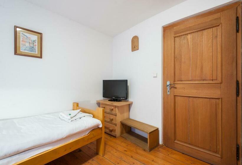 标准单人间, U Maleho Vitka