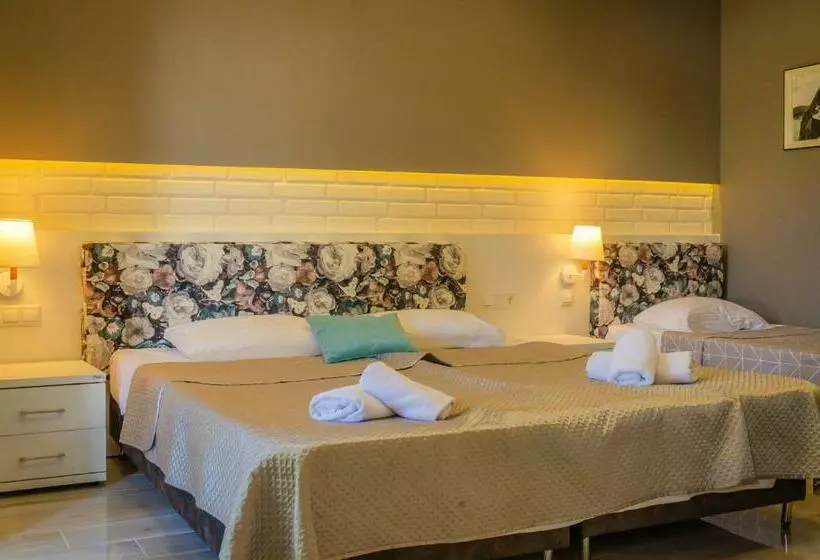 Deluxe Kolmen Hengen Huone, Villa Eden