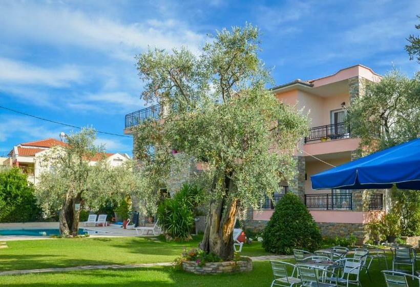 豪华三人间, Villa Eden