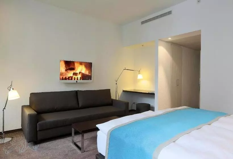 Superior-huone, Motel One Prague Florentinum