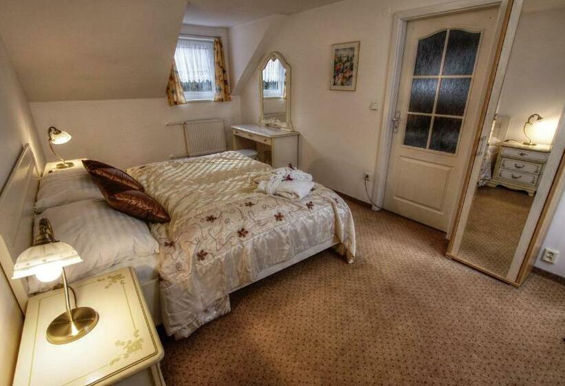 غرفة قياسية رباعية مطلة على الحديقة, Spa & Wellness Hotel Harmonie