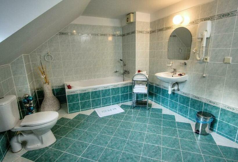 غرفة قياسية رباعية مطلة على الحديقة, Spa & Wellness Hotel Harmonie