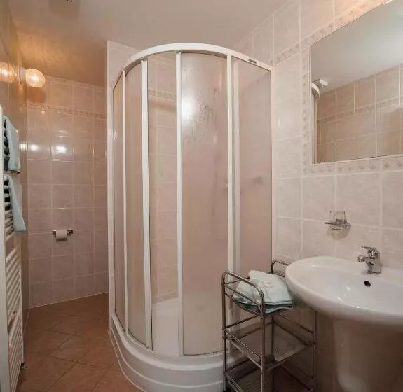 اتاق استاندارد سه تخته با چشمانداز باغ, Spa & Wellness Hotel Harmonie