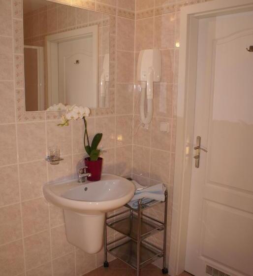 غرفة قياسية ثلاثية مطلة علي الحديقة, Spa & Wellness Hotel Harmonie