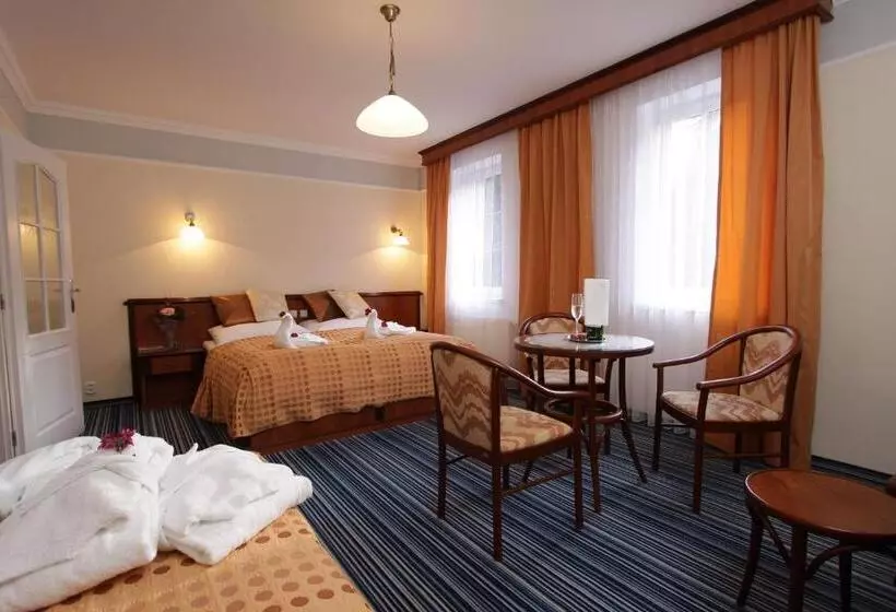 اتاق استاندارد سه تخته با چشمانداز باغ, Spa & Wellness Hotel Harmonie