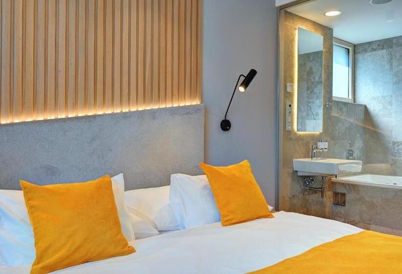 جناح مزود بجاكوزى, Wellness Hotel Fénix