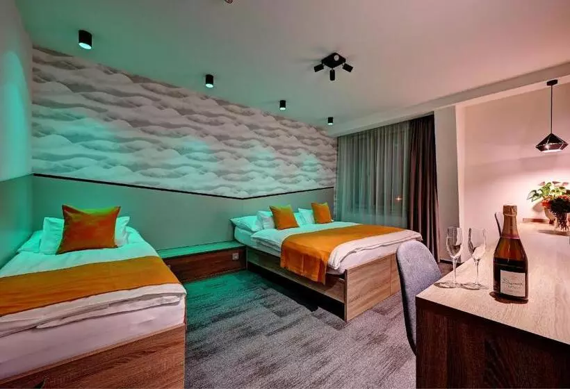 اتاق استاندارد سه نفره, Wellness Hotel Fénix