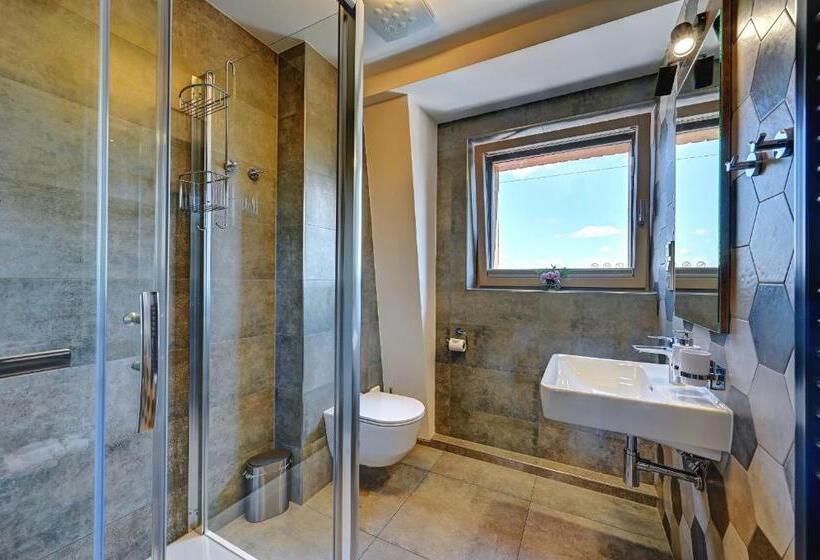 غرفة قياسية رباعية, Wellness Hotel Fénix