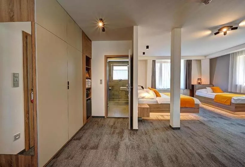 اتاق استاندارد چهار تخته, Wellness Hotel Fénix