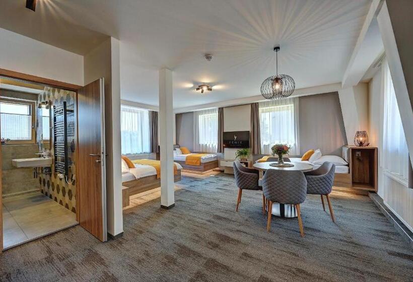 غرفة قياسية رباعية, Wellness Hotel Fénix