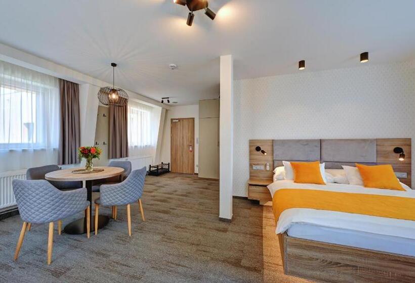 غرفة قياسية رباعية, Wellness Hotel Fénix