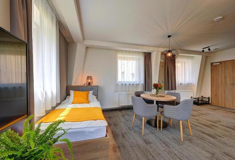 غرفة قياسية رباعية, Wellness Hotel Fénix