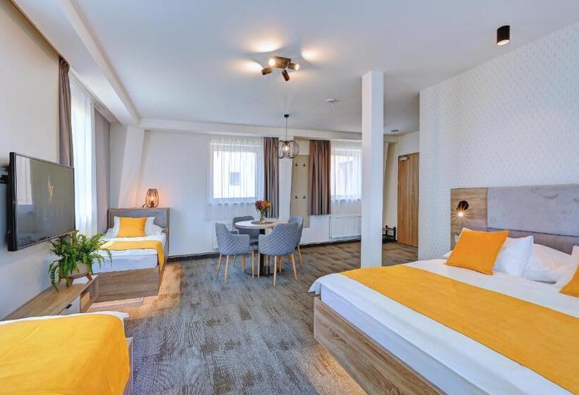 غرفة قياسية رباعية, Wellness Hotel Fénix