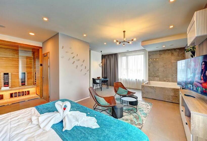 جناح, Wellness Hotel Fénix