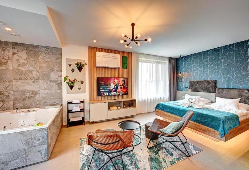 جناح, Wellness Hotel Fénix