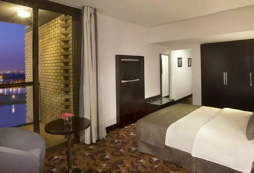 اتاق استاندارد با تخت بزرگ, Babylon Rotana