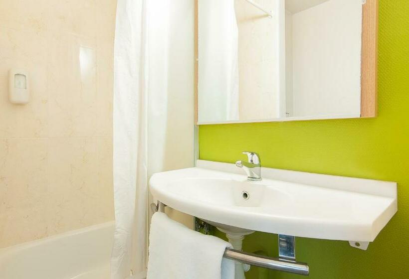 Четырехместный Номер Стандарт, B&b Hotel Bordeaux Lac Sur Bruges