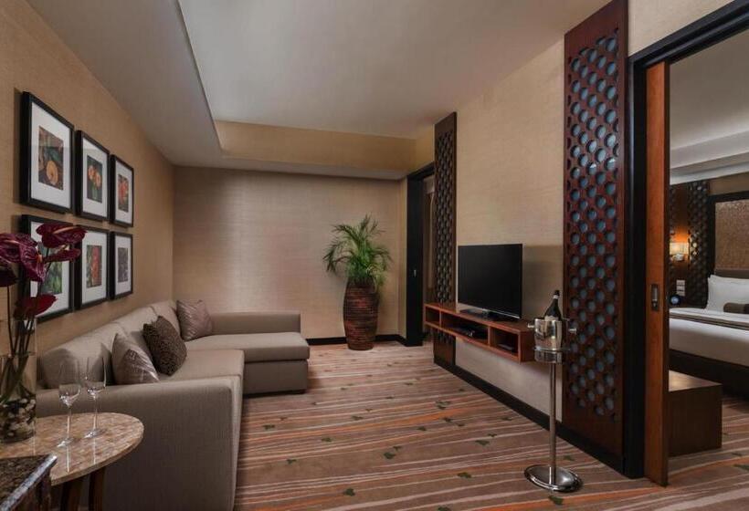キングサイズベッドのスイートルーム, Best Western Plus The Ivywall Hotel   Palawan