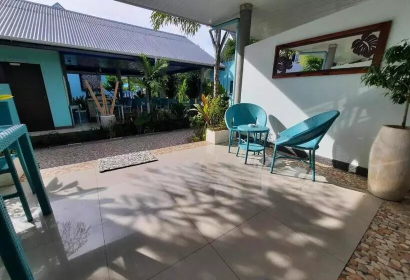 Standard Triple Room with Terrace, Cabanes Des Anges