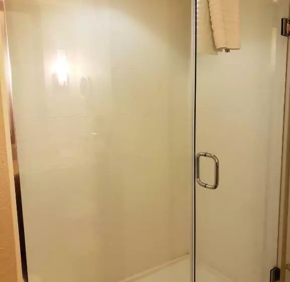 キングサイズベッドのスタンダードルーム, Comfort Inn & Suites Sidney I 80