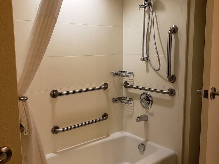 جناح لذوى الاحتياجات الخاصة, Comfort Inn & Suites Sidney I 80