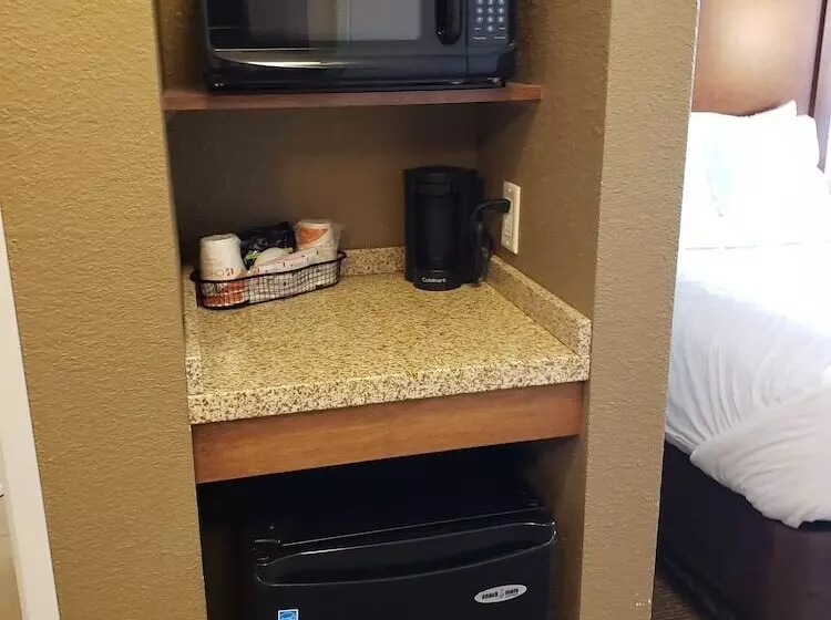 ２ダブルベッドのスタンダードルーム, Comfort Inn & Suites Sidney I 80