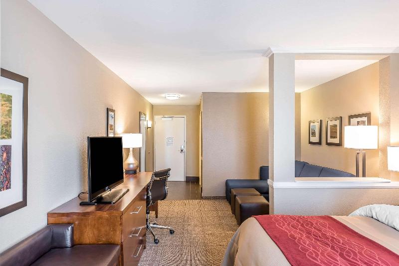 Люкс Кровать Кинг, Comfort Inn & Suites Sidney I 80
