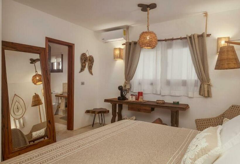 キングサイズベッドのデラックスルーム, El Corazón Boutique Hotel Adults Only With Beach Club S Pass Included