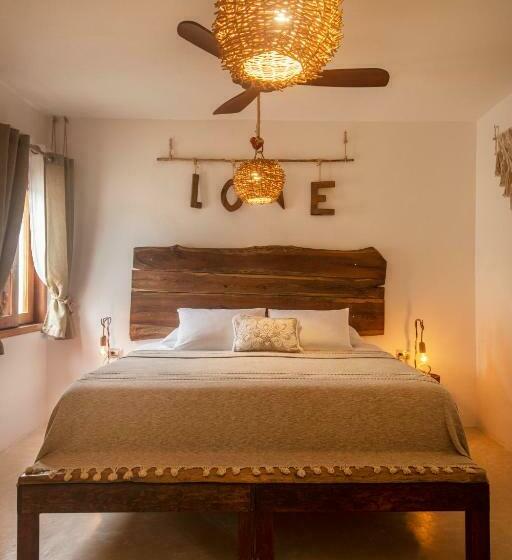 キングサイズベッドのデラックスルーム, El Corazón Boutique Hotel Adults Only With Beach Club S Pass Included