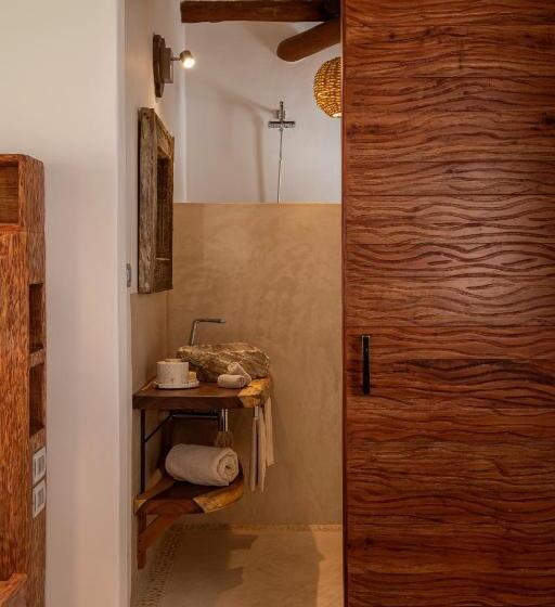 キングサイズベッドのスーペリアルーム, El Corazón Boutique Hotel Adults Only With Beach Club S Pass Included