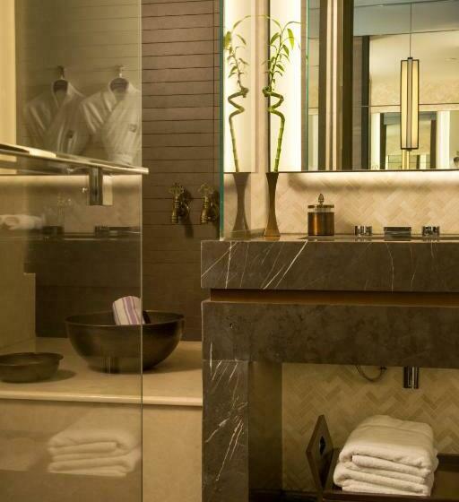 Standard Room Sea View with Balcony, Fairmont Quasar Istanbul