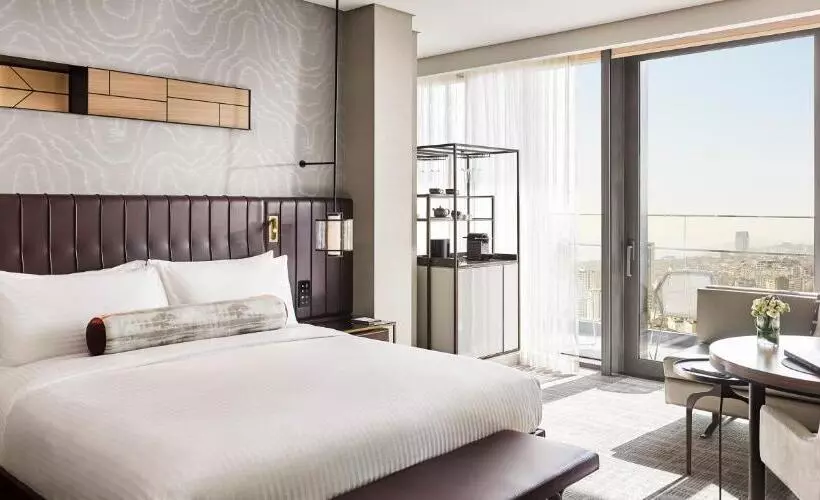 オーシャンビュースタンダードルームバルコニー付き, Fairmont Quasar Istanbul