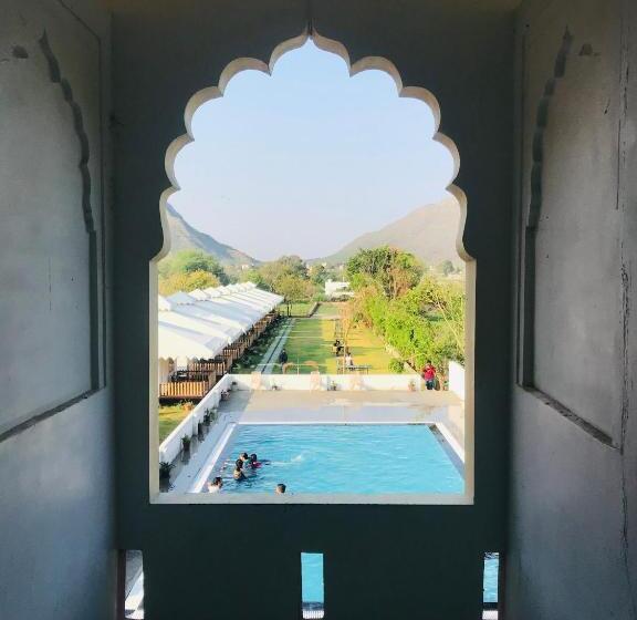 چادر با خدمات رفاهی استاندارد, Green Park Resort